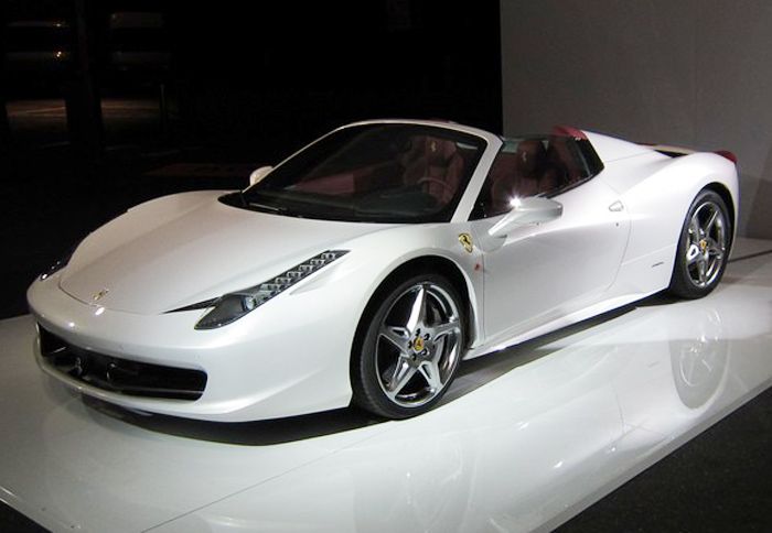 Η διάθεση της ανοικτής Ferrari 458 θα ξεκινήσει στις ευρωπαϊκές αγορές από την προσεχή άνοιξη. Η διάθεση της ανοικτής Ferrari 458 θα ξεκινήσει στις ευρωπαϊκές αγορές από την προσεχή άνοιξη.
